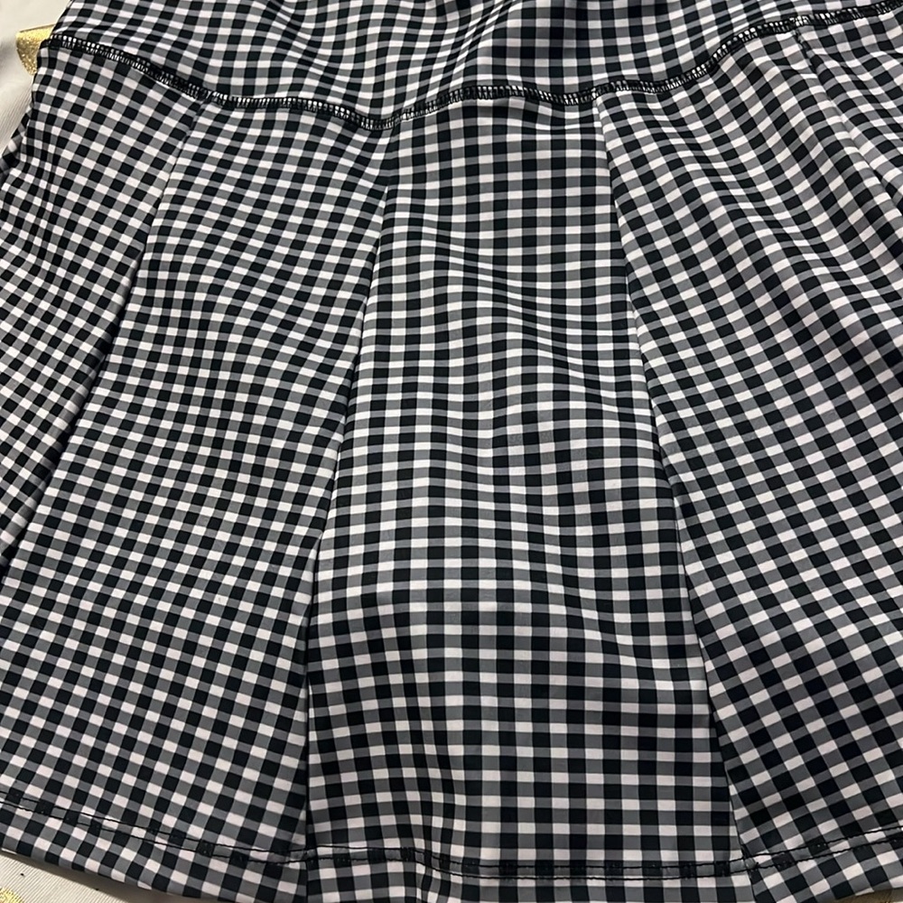 skort - Picture 3 of 5